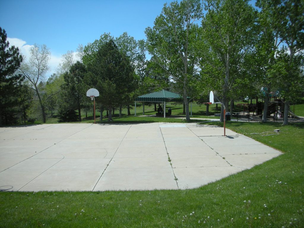 Crestline Park in the summer